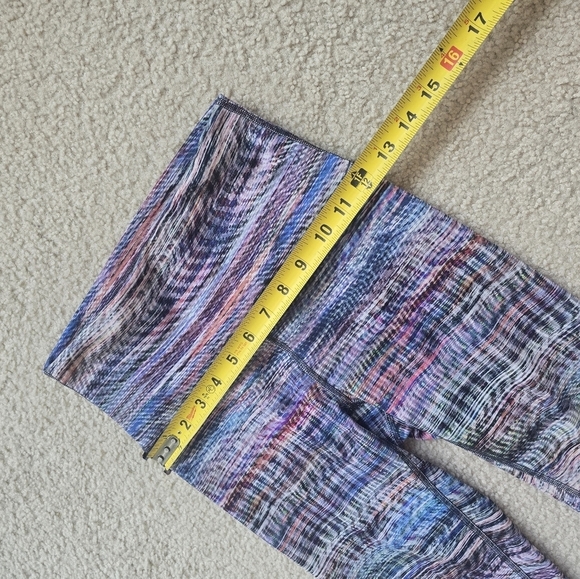 EUC LULULEMON WUNDER Train High-Rise Tight DIGITAL OASIS WHITE MULTI 23” Size 4 - Picture 7 of 16